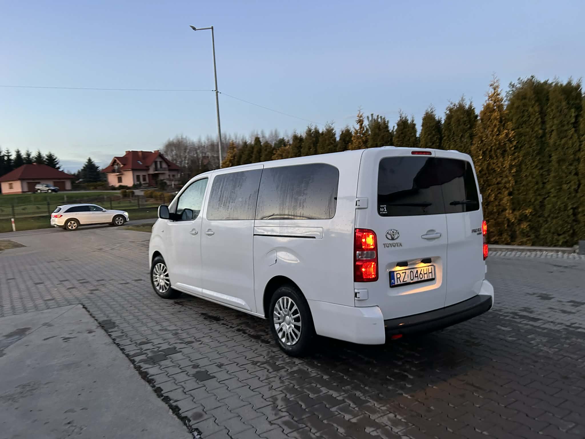 Wypożyczalnia busów Przeworsk - komfortowy bus 9 osobowy